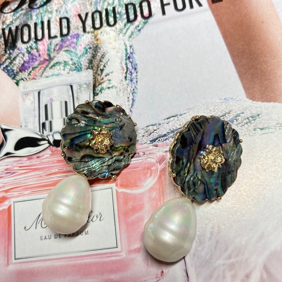 ๐ Big Shell Pearl Earrings - Picture 4 of 6